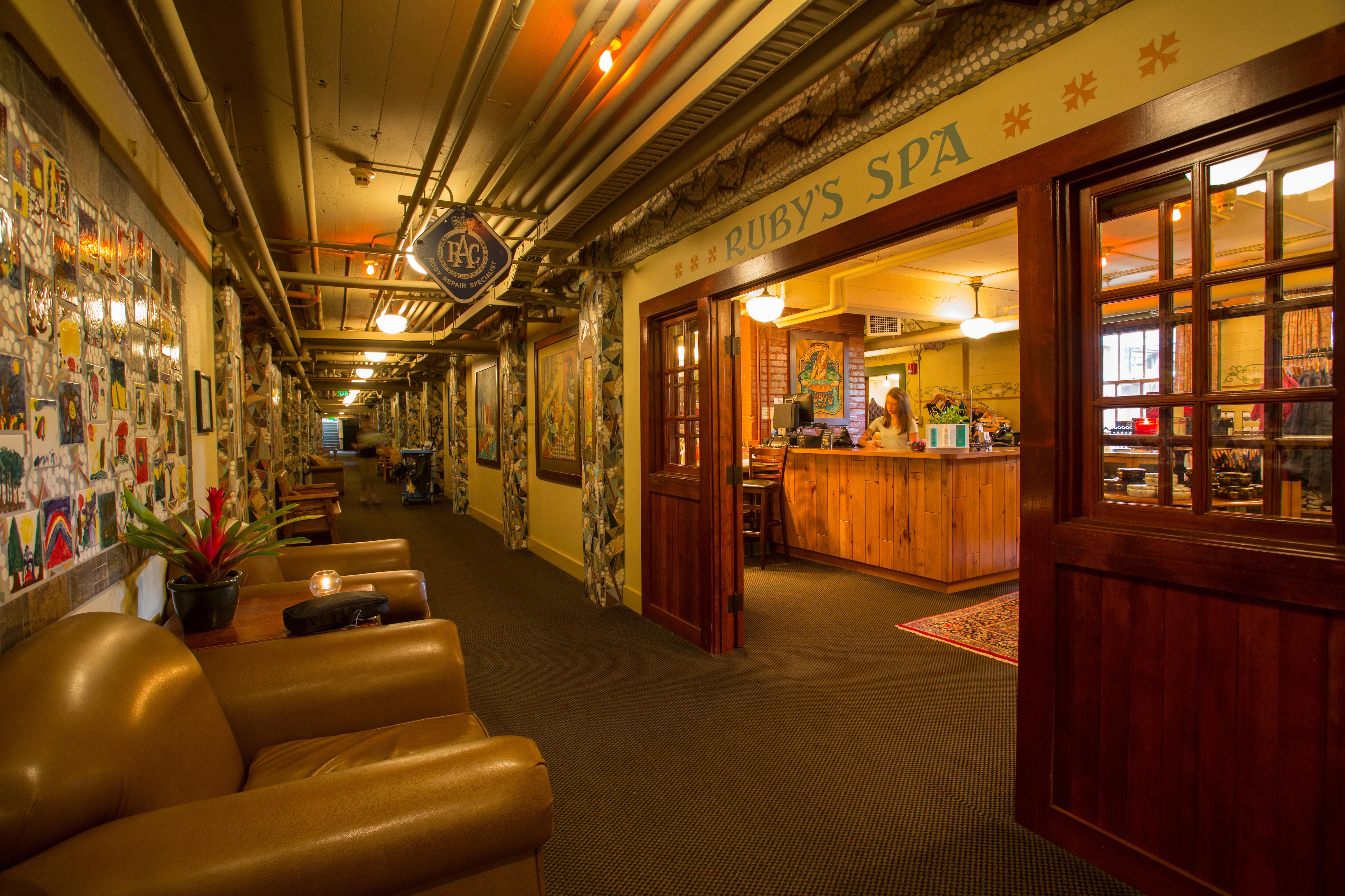 Mcmenamins Grand Lodge ฟอเรสต์โกรฟ ภายนอก รูปภาพ