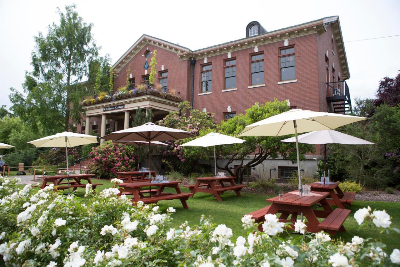 Mcmenamins Grand Lodge ฟอเรสต์โกรฟ ภายนอก รูปภาพ