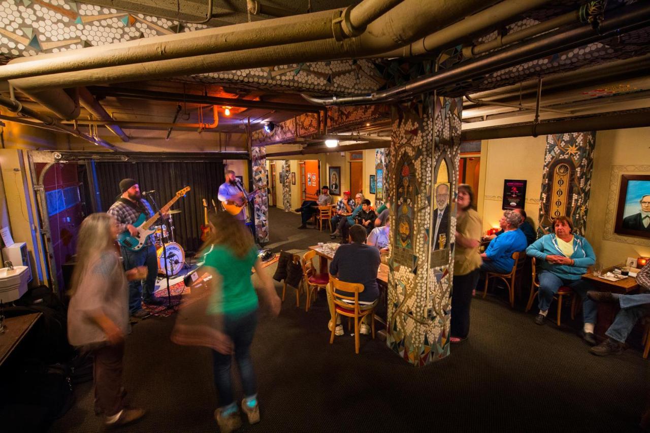 Mcmenamins Grand Lodge ฟอเรสต์โกรฟ ภายนอก รูปภาพ